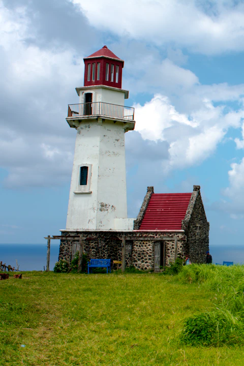 Example of a good lighthouse photo: full tower visible in daylight